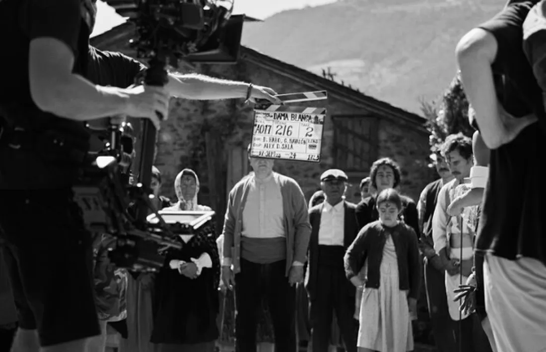 El rodatge de 'La Dama Blanca', dirigida per David de Haro i per Gerard Navalón va tenir lloc el novembre del 2022 i el setembre del 2023. 