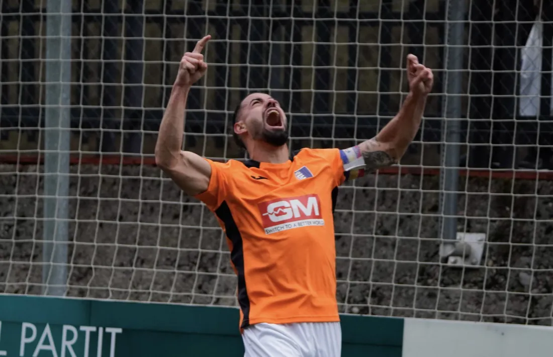 ‘Chete’, amb dedicatòria al cel.