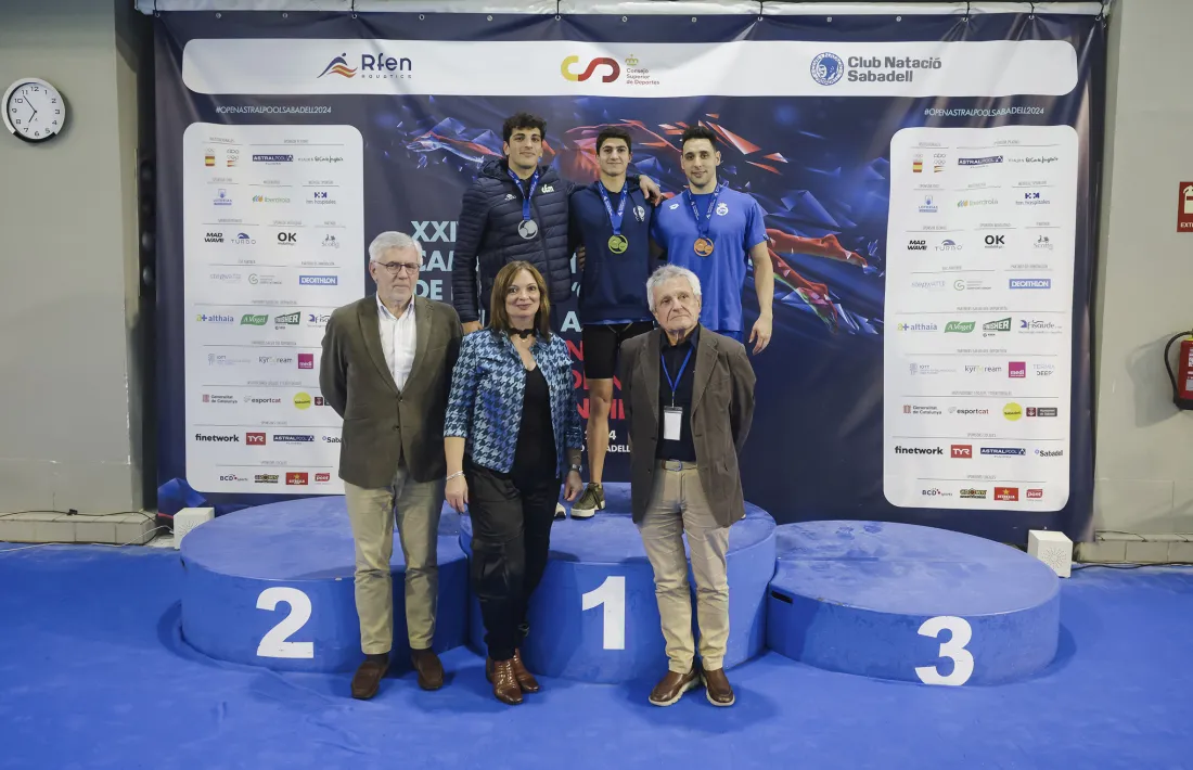 Pelegrina, amb la plata.