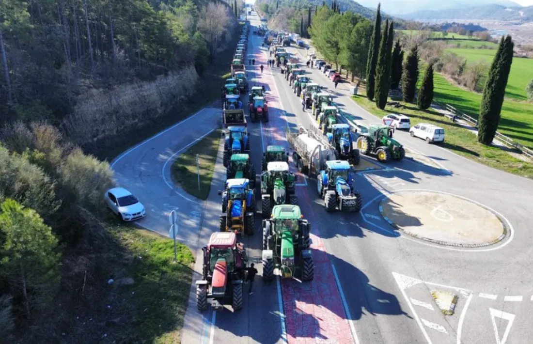 A Bassella confluïen tractors de l’Alt Urgell, Solsona i la Noguera. 