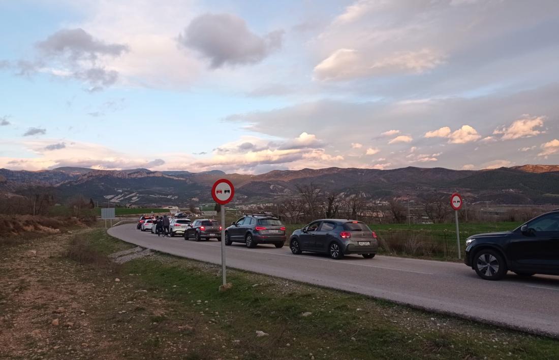 Els conductors buscaven vies alternatives, que per moments també es convertien en paranys. 