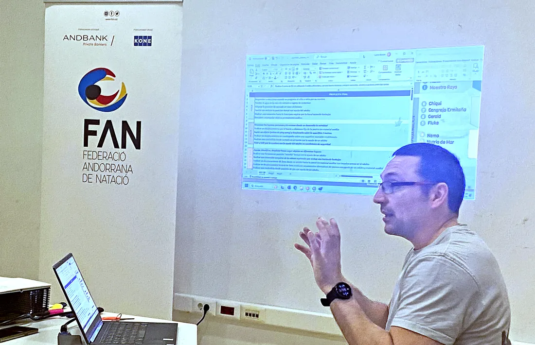 Carlos Bellón, tècnic de l’RFEN, al CTEO explicant el projecte.