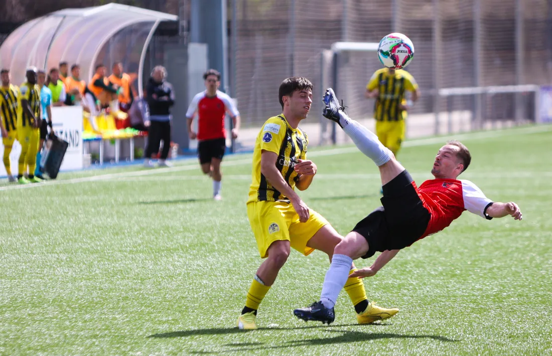 La UE Santa Coloma va patir per superar el Penya Encarnada.