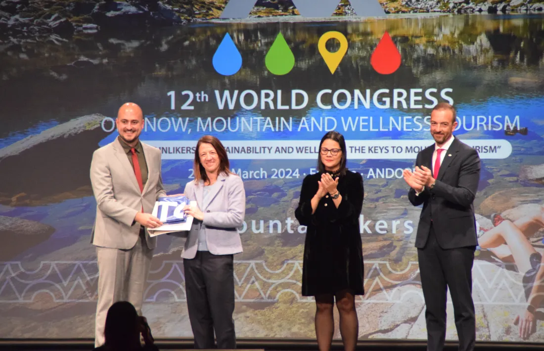 Les autoritats participants en la cloenda del congrés.