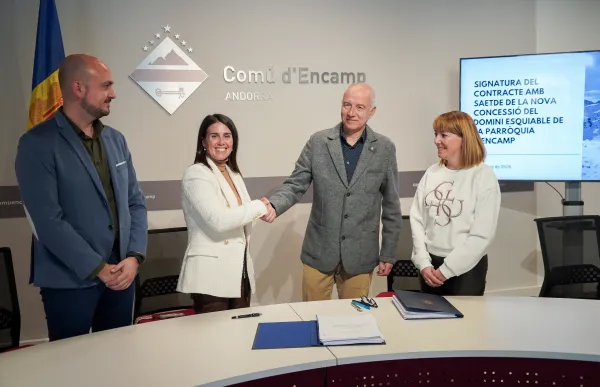 signatura_contracte_encamp_saetde