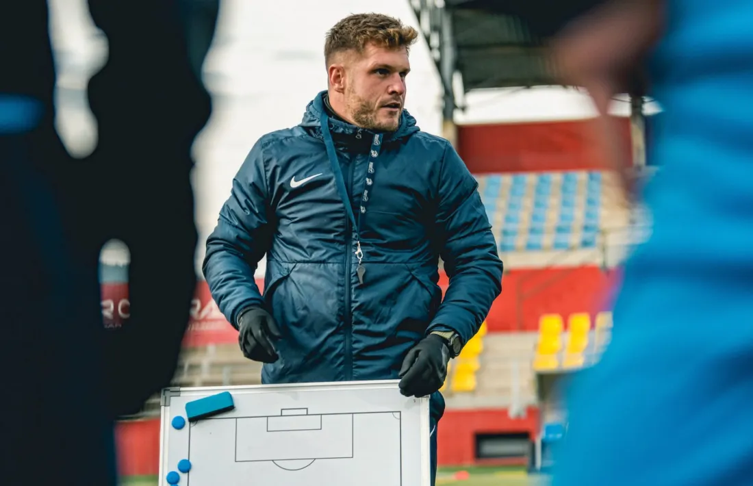 Ferran Costa, jove tècnic del Badalona-Futur, és l’opció preferida de l’FC Andorra per dirigir l’equip en l’objectiu de la salvació