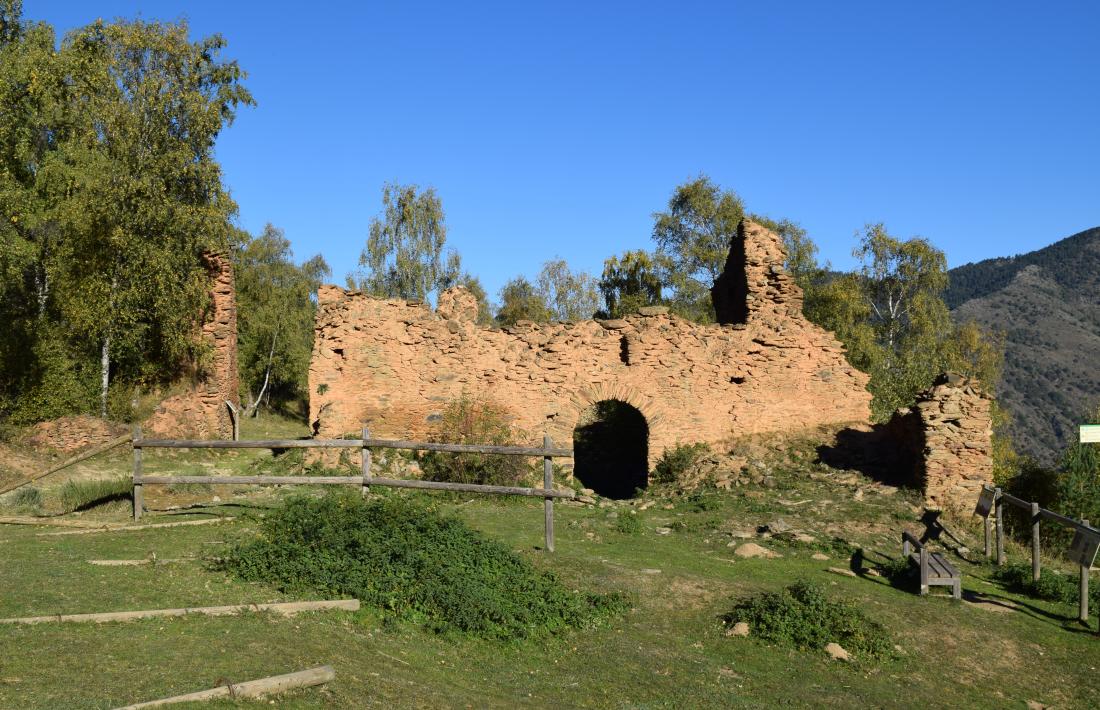 El que queda del santuari de Sant Joan de l’Erm vell.