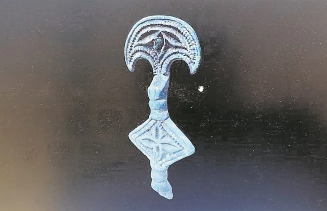 Passador militar del segle IV exhumat al Roc d’Enclar, ara digitalitzat.