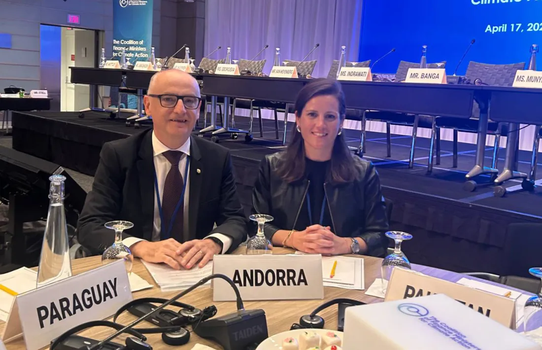 El ministre de Finances, Ramon Lladós, i la secretària d’Estat d’Afers Financers Internacionals, Noelia Souque.