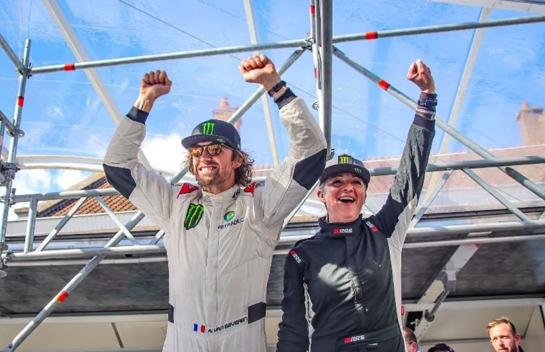 Adrien Van Beveren celebrant el triomf del Ral·li de la Lys.