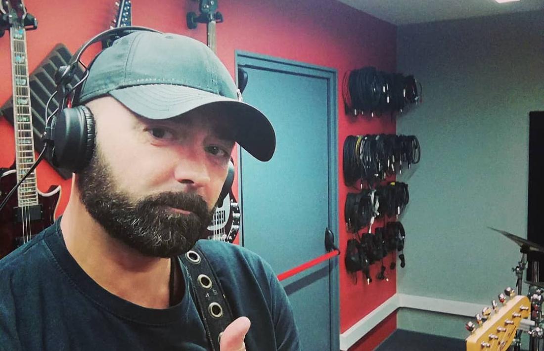 Durant la gravació, als Ivolution Studios de Marc Mas.