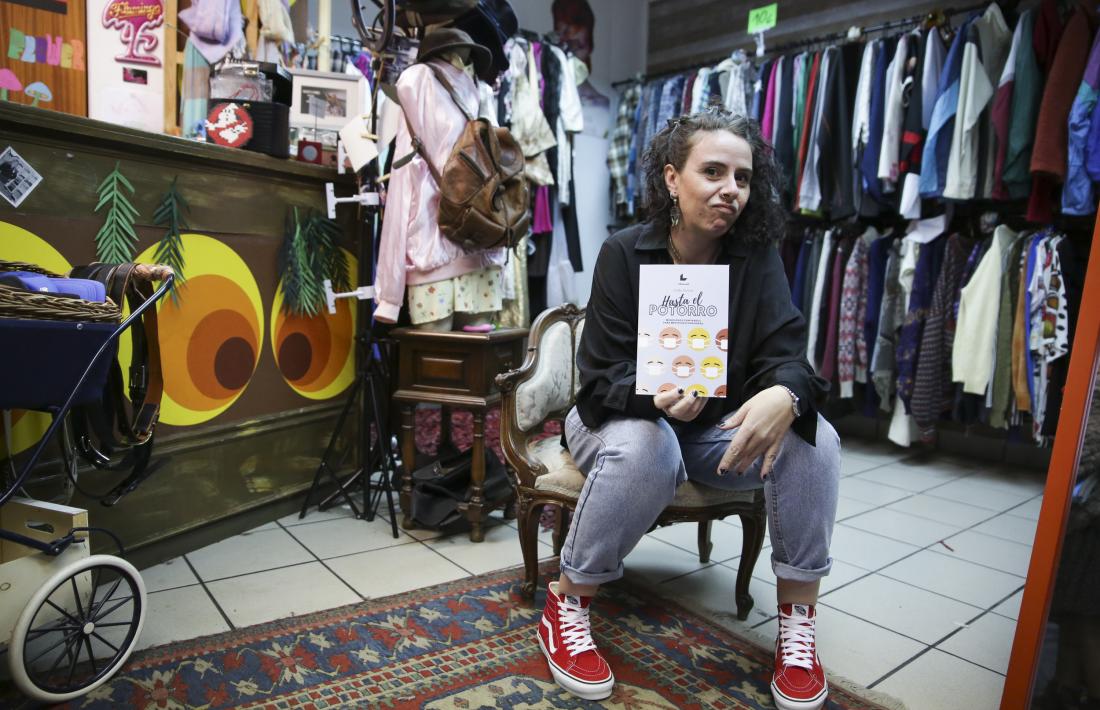 Professora, comerciant... i ara autora debutant