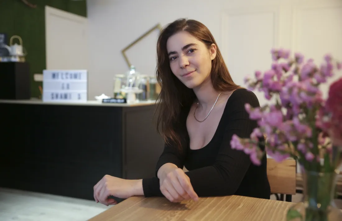 Passava per aquí, li va agradar i s'hi ha instal·lat 'sine die'.