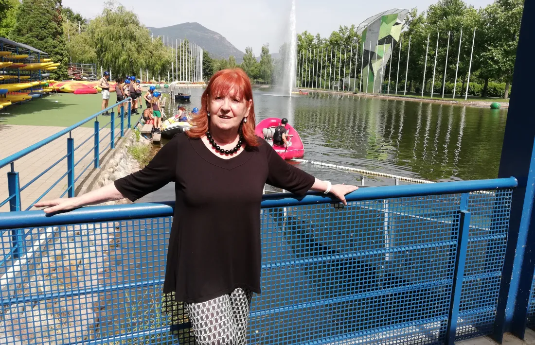 Roser Pubill, l'autora del conte, al Parc Olímpic del Segre. 