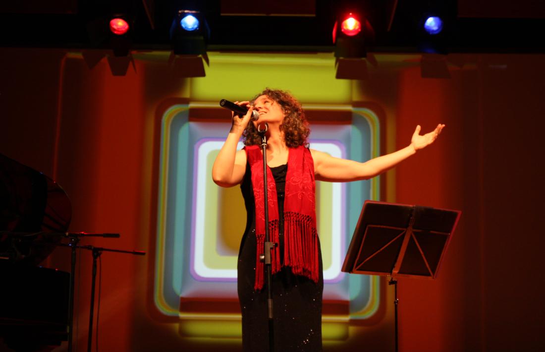 Cantant i directora del festival InterFado. 