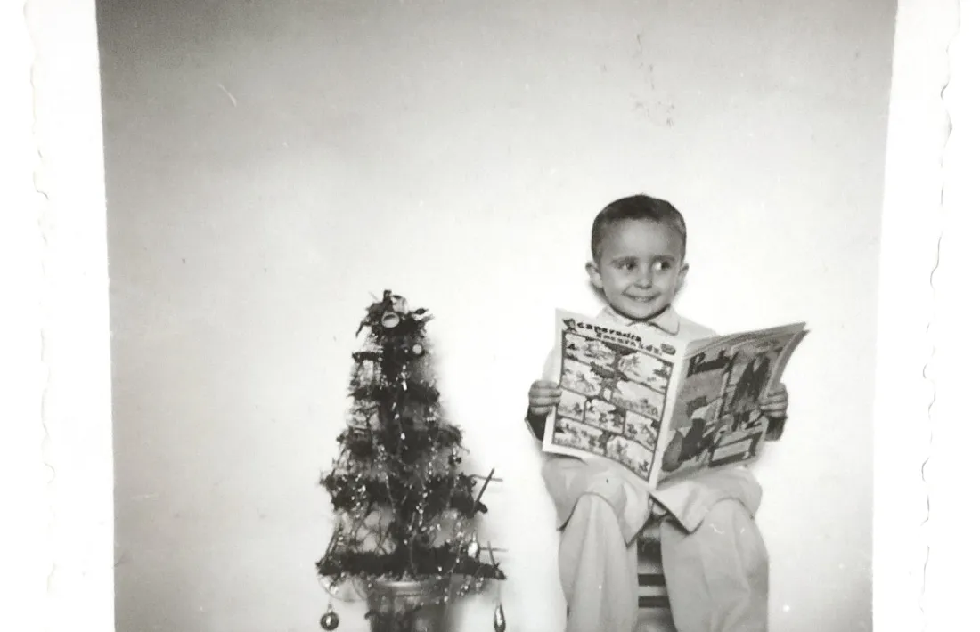  A Palma, el Nadal del 1958, amb el número 60 de la revista 'Pumby' a les mans. Més feliç que un gínjol: i qui no?