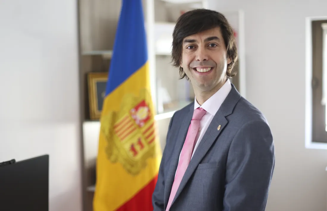 El cònsol major d’Andorra la Vella, Sergi González, al seu despatx del Comú just abans de començar l’entrevista.