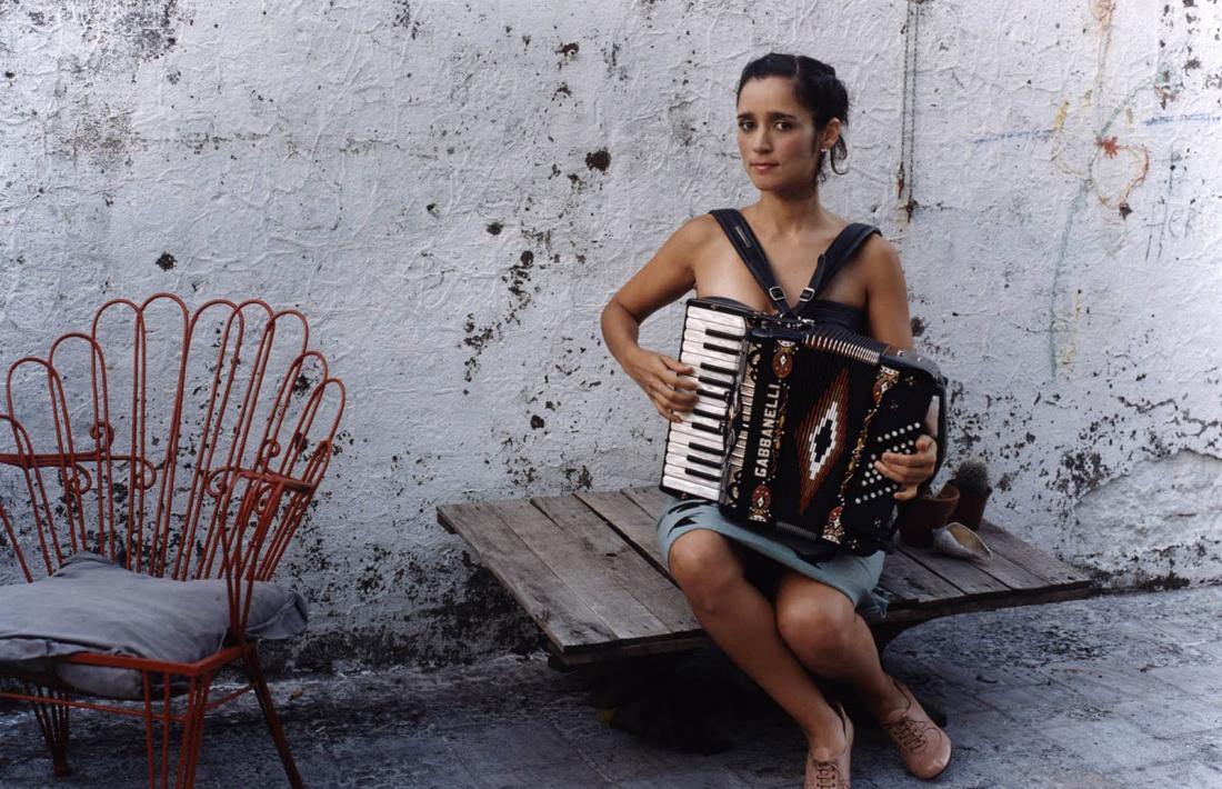Julieta Venegas Andorra Mexand Algo sucede