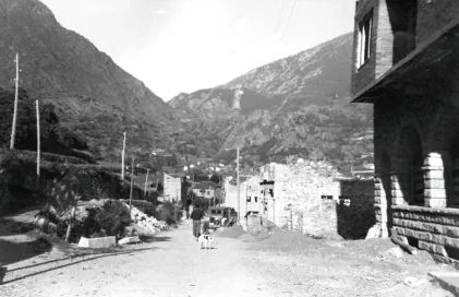153-andorra-la-vella-petjades-1940-av-meritxell