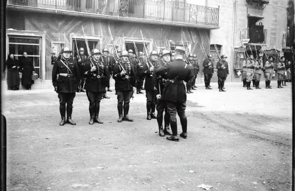 204-andorra-la-vella-placa-benlloch-andorra-entre-guerres-areny-plandolit-3