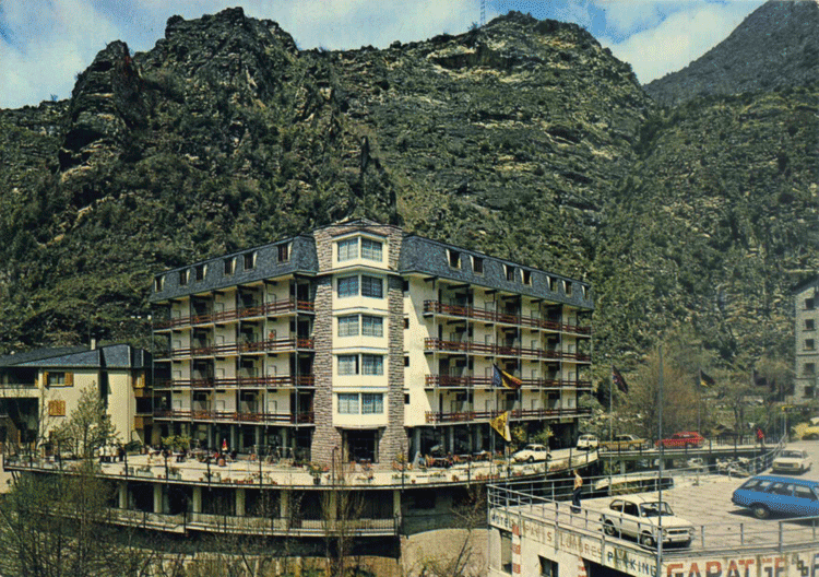 238-escaldes-paris-londres-1