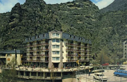 238-escaldes-paris-londres-1