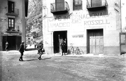439-andorra-la-vella-11-gendarmes-francesos-al-port-de-comandancia-amb-motiu-de-lanomenada-revolucio-andorrana-de-1933
