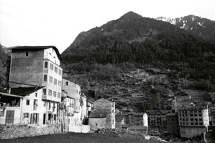 458-escaldes-escaldes-placa-creu-blanca-lengemann-fl_0078