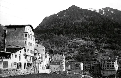 458-escaldes-escaldes-placa-creu-blanca-lengemann-fl_0078