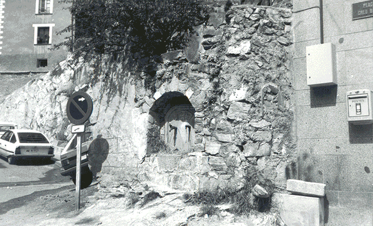 634-escaldes-placa-creu-blanca-198