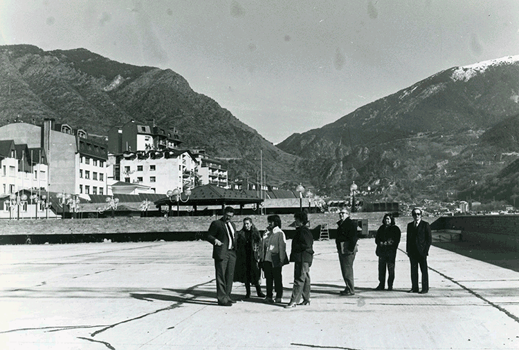 919-andorra-placa_del_poble_1985