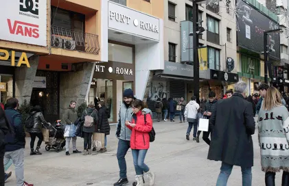 z-_1-fotos-del-dia_b-andorra-av-1021