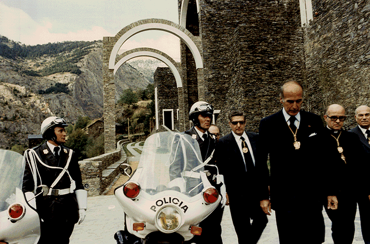 1414-meritxell-1978-policia-andorra
