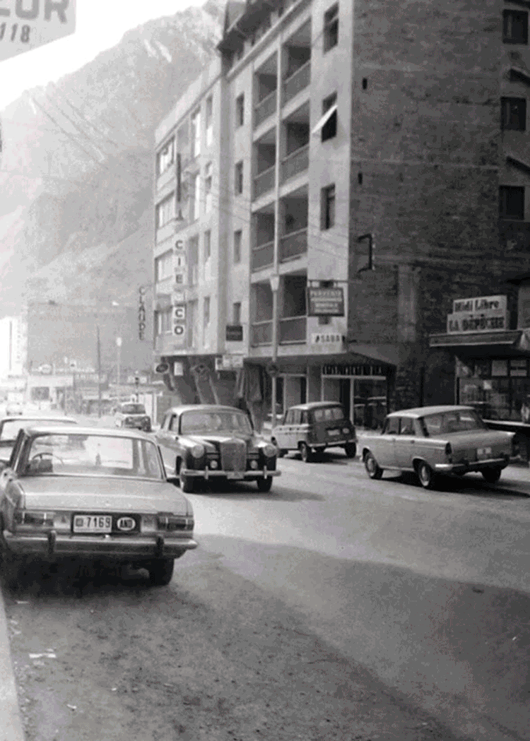 1466-av-meritxell-1969-davant-roca-ribes-mirant-cap-andorra-la-vella