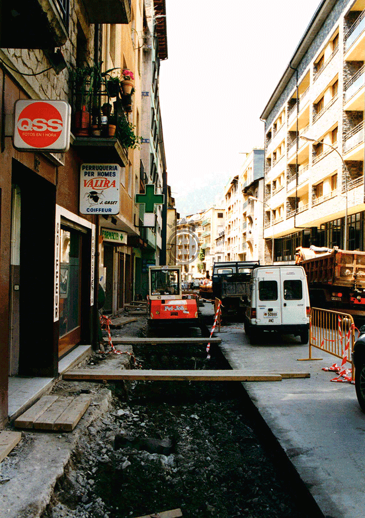 1884-carrer_mitjavila_1999_arxiu_alv_0