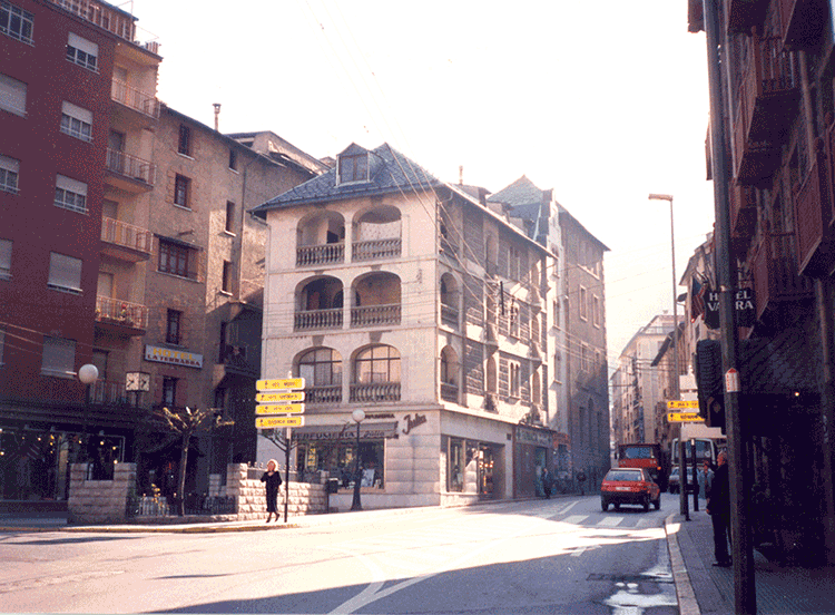 1937-perfumeria-julia-any-1988_0