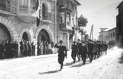 1944-claverol-gendarmes