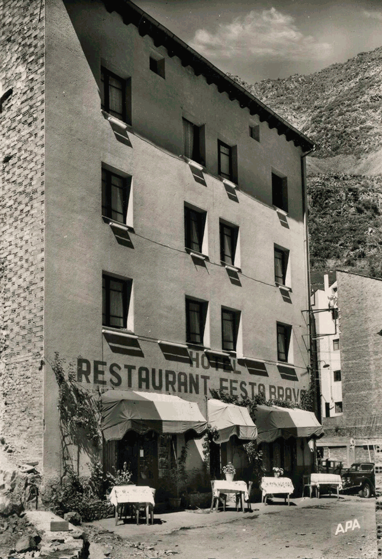 1980-hotel-festa-brava-anys-50-apa