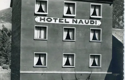 1981-hotel-naudi-apa-