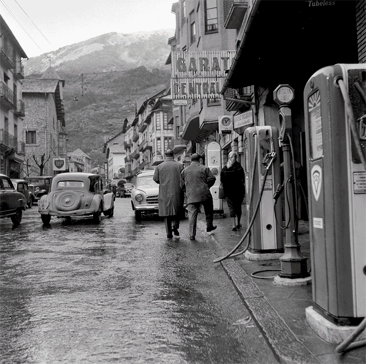 2037-av-carlemany-catala-roca