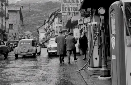 2037-av-carlemany-catala-roca