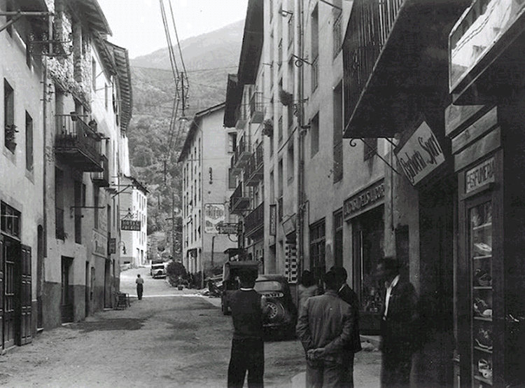 2063-av-carlemany-1937-josep-claverol-sesplugues