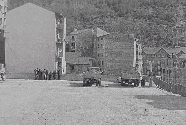 2039-pl-creu-blanca-joan-b-martisella