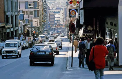 2345-av-carlemany-desconegut