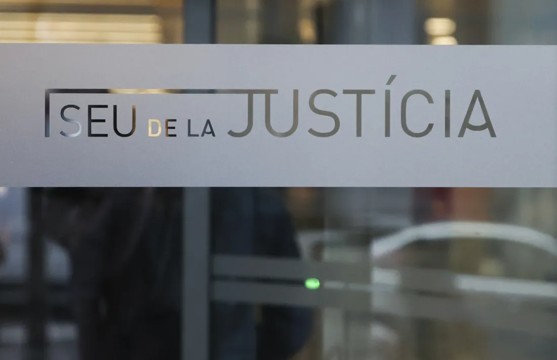 L’entrada de la Seu de la Justícia, a Andorra la Vella.