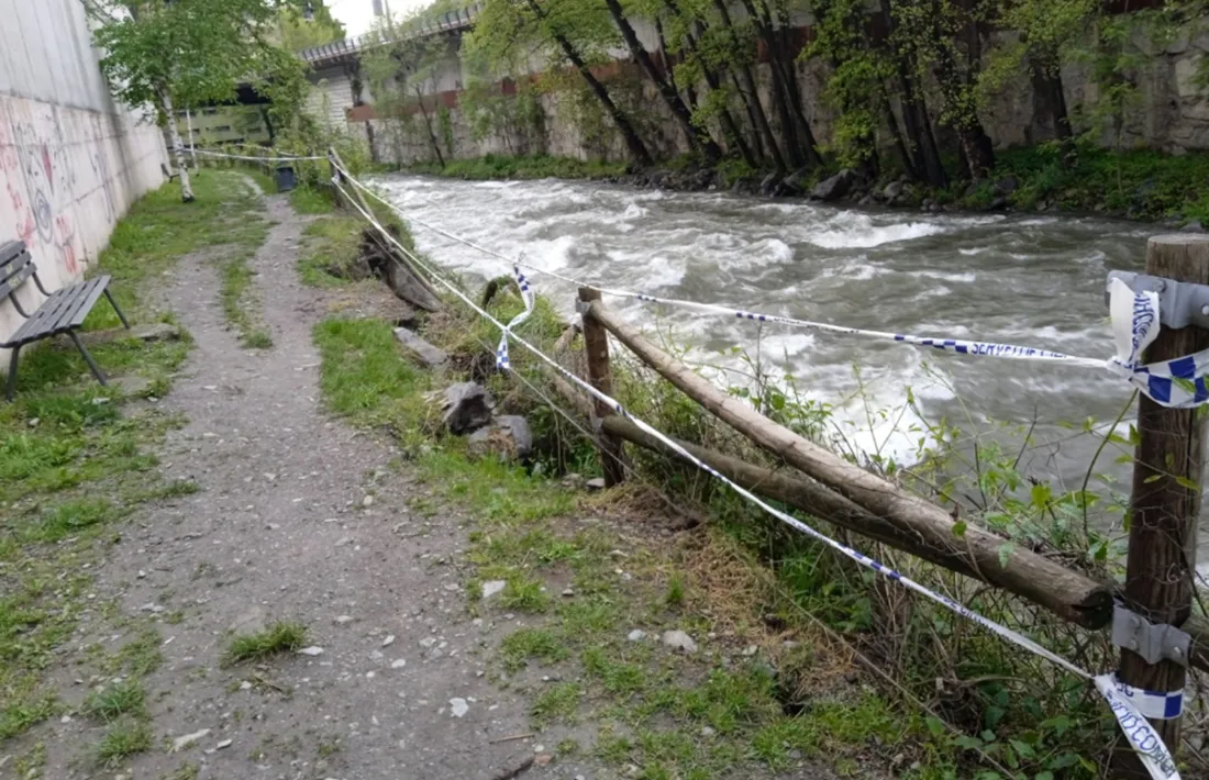El passeig Valira de Sant Julià de Lòria després del despreniment que va tenir lloc dimarts.