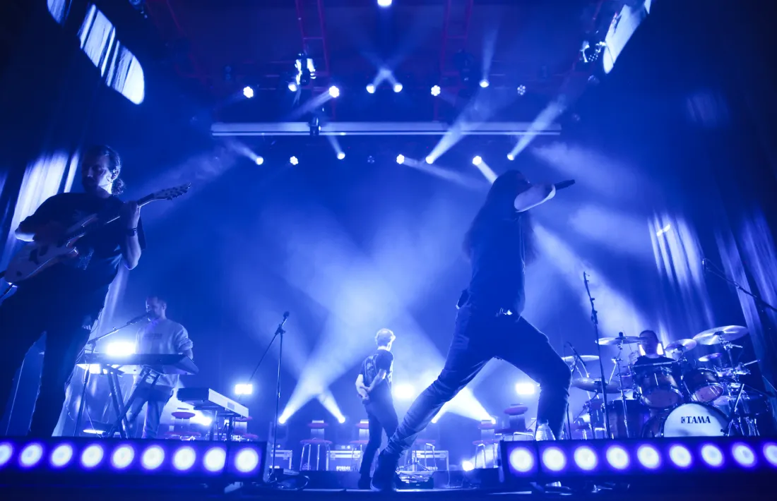 La banda de metal assajava ahir a l’Auditori, avui ho farà amb l’ONCA. El concert de demà s’enregistrarà.