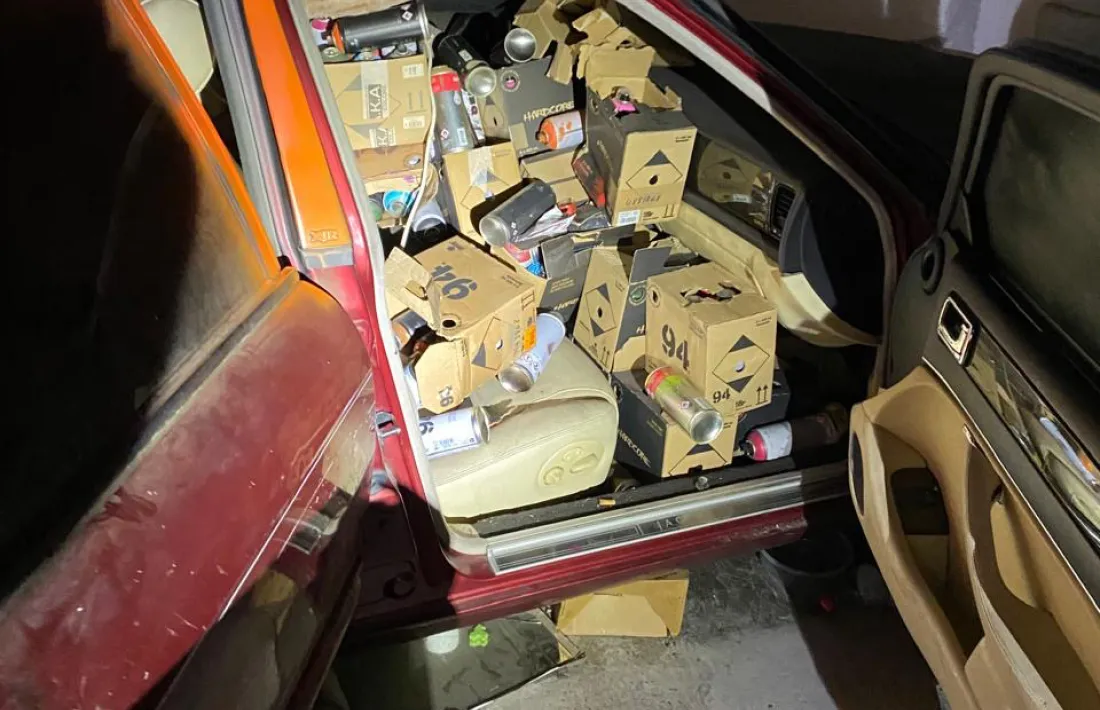 Moment del comís dels esprais que els joves utilitzaven.