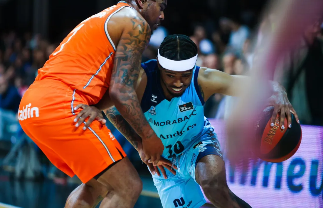 Jerrick Harding acaba contracte.