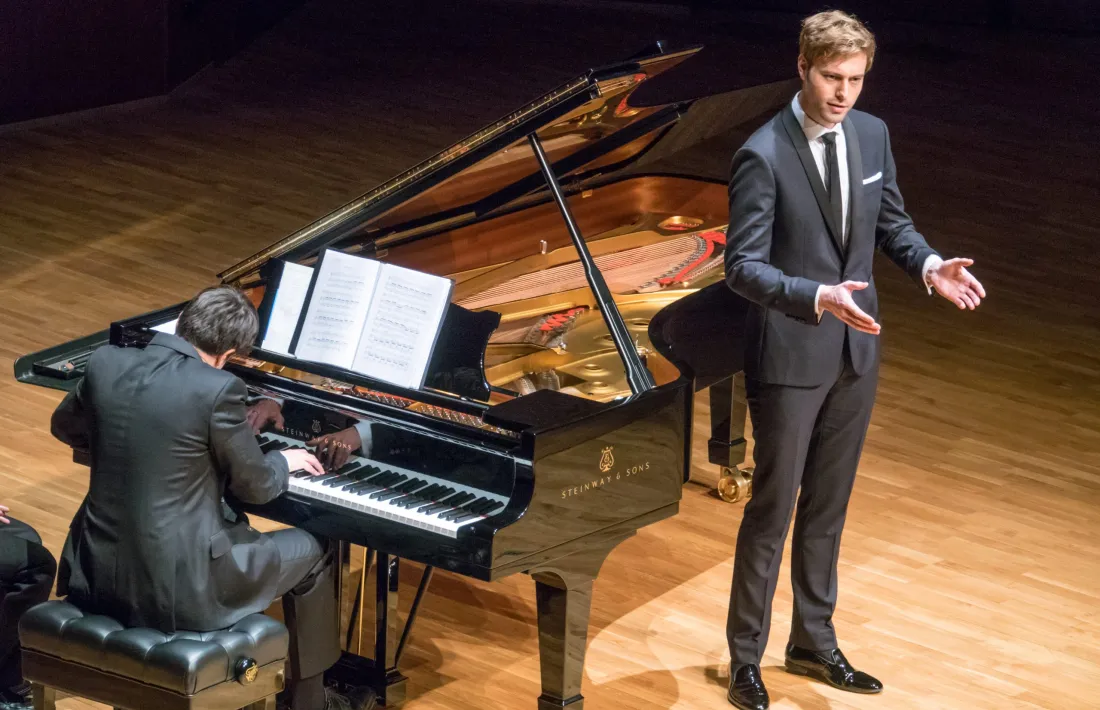 Les germanes Labèque, Kstia i Mariella, caps de cartell (Auditori, 1 de juny).